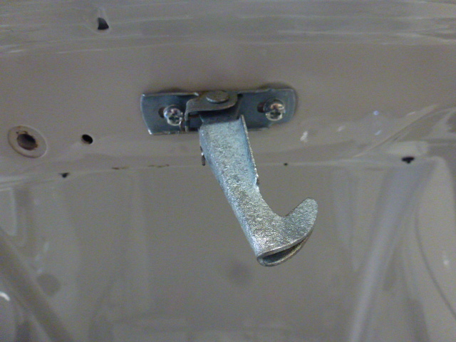 MK1 ESCORT, BONNET LATCH AND STRIKER PLATE SCREWS - Image 4