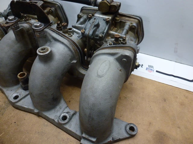 PAIR OF WEBER, 44IDF DOWNDRAUGHT CARBS ON PINTO MANIFOLD WITH AIRBOX - Image 7