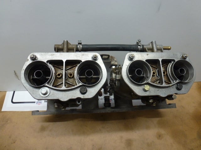 PAIR OF WEBER, 44IDF DOWNDRAUGHT CARBS ON PINTO MANIFOLD WITH AIRBOX - Image 4