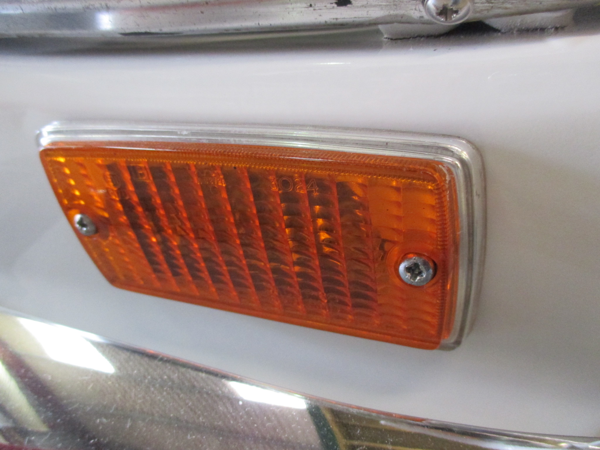 ESCORT MK1,FRONT INDICATOR LENS WITH CHROME PAINTED SURROUND - Image 6