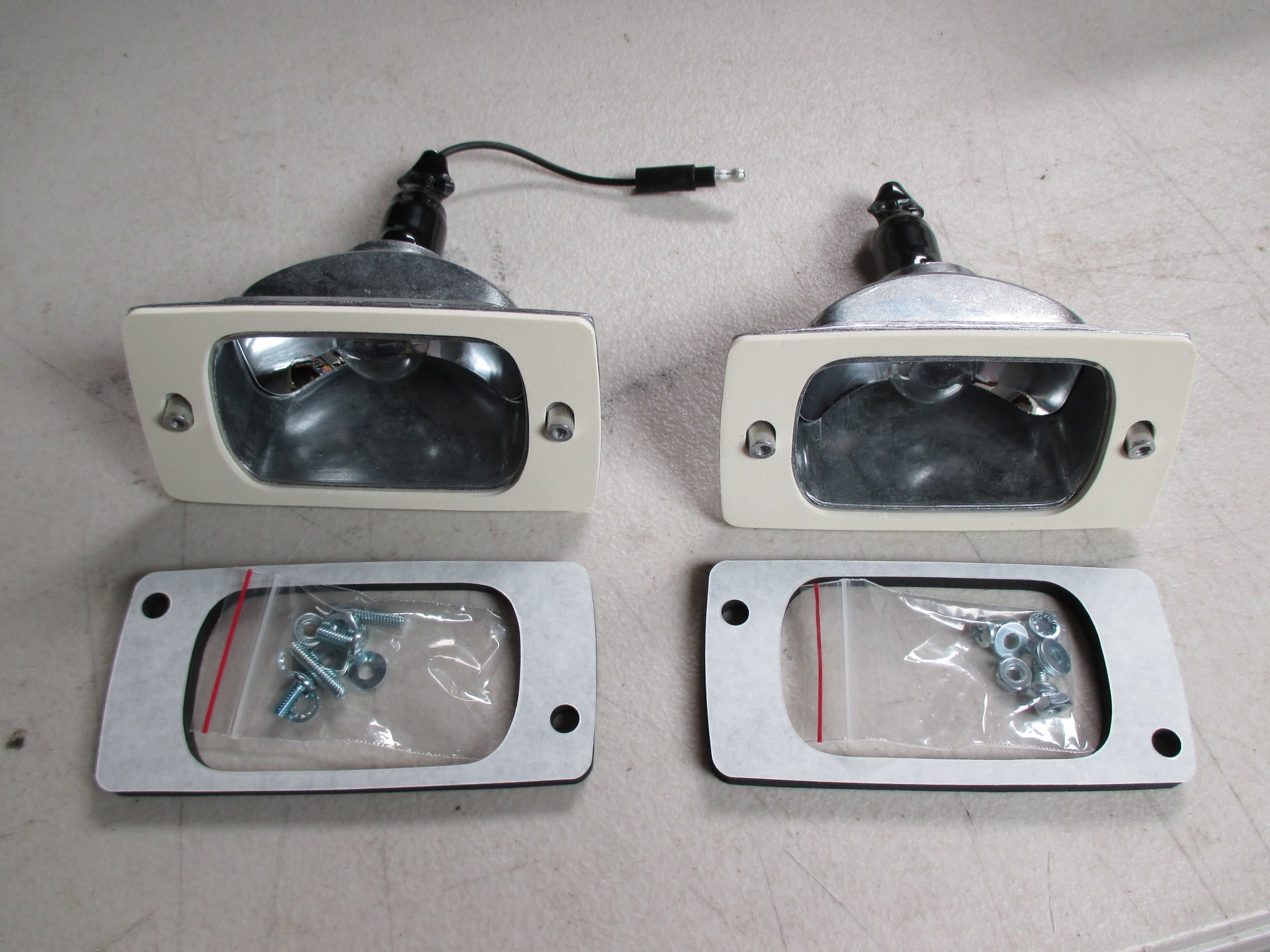 PAIR OF MK1 ESCORT, FRONT INDICATORS,LAMPS,LIGHTS