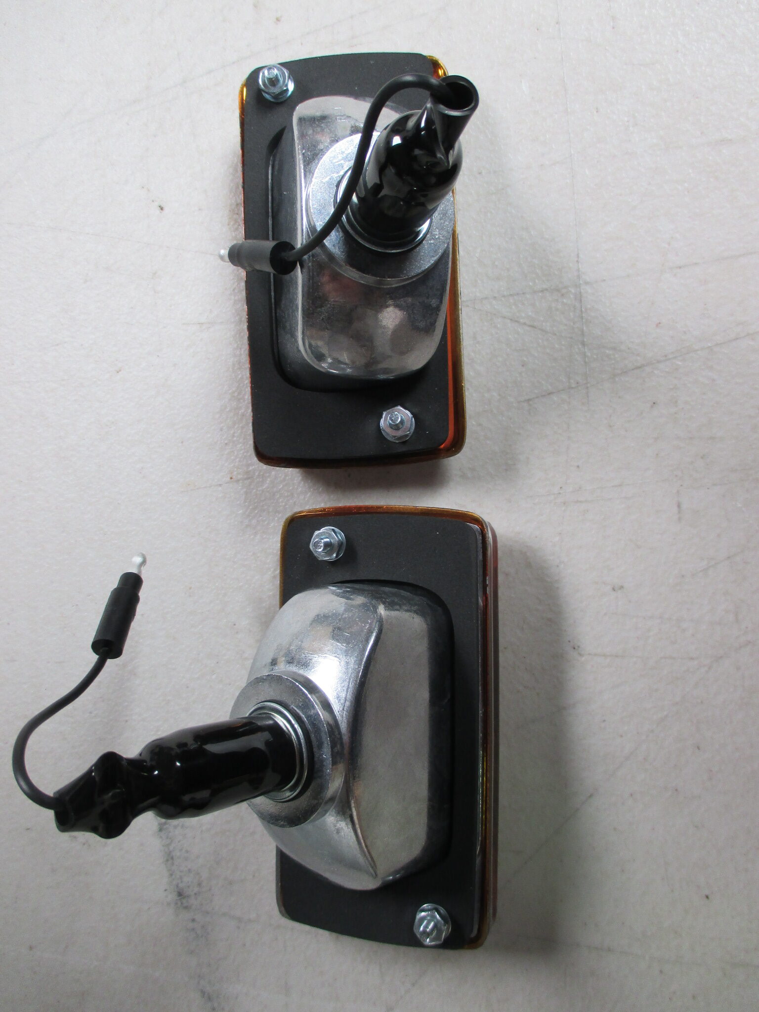 PAIR OF MK1 ESCORT FRONT INDICATORS WITH LENSES - Image 8