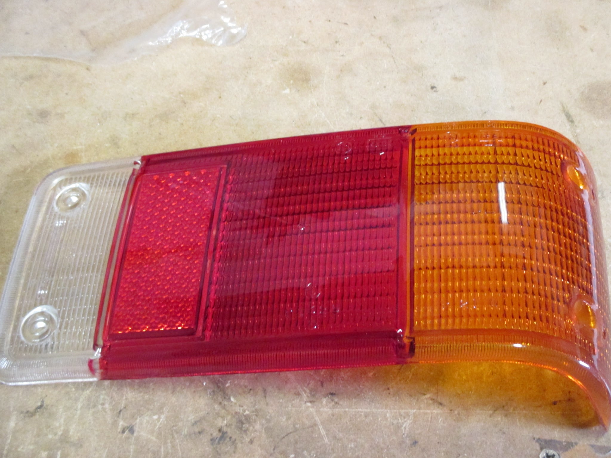 MK2 ESCORT ,RIGHT HAND, REAR LIGHT LENS
