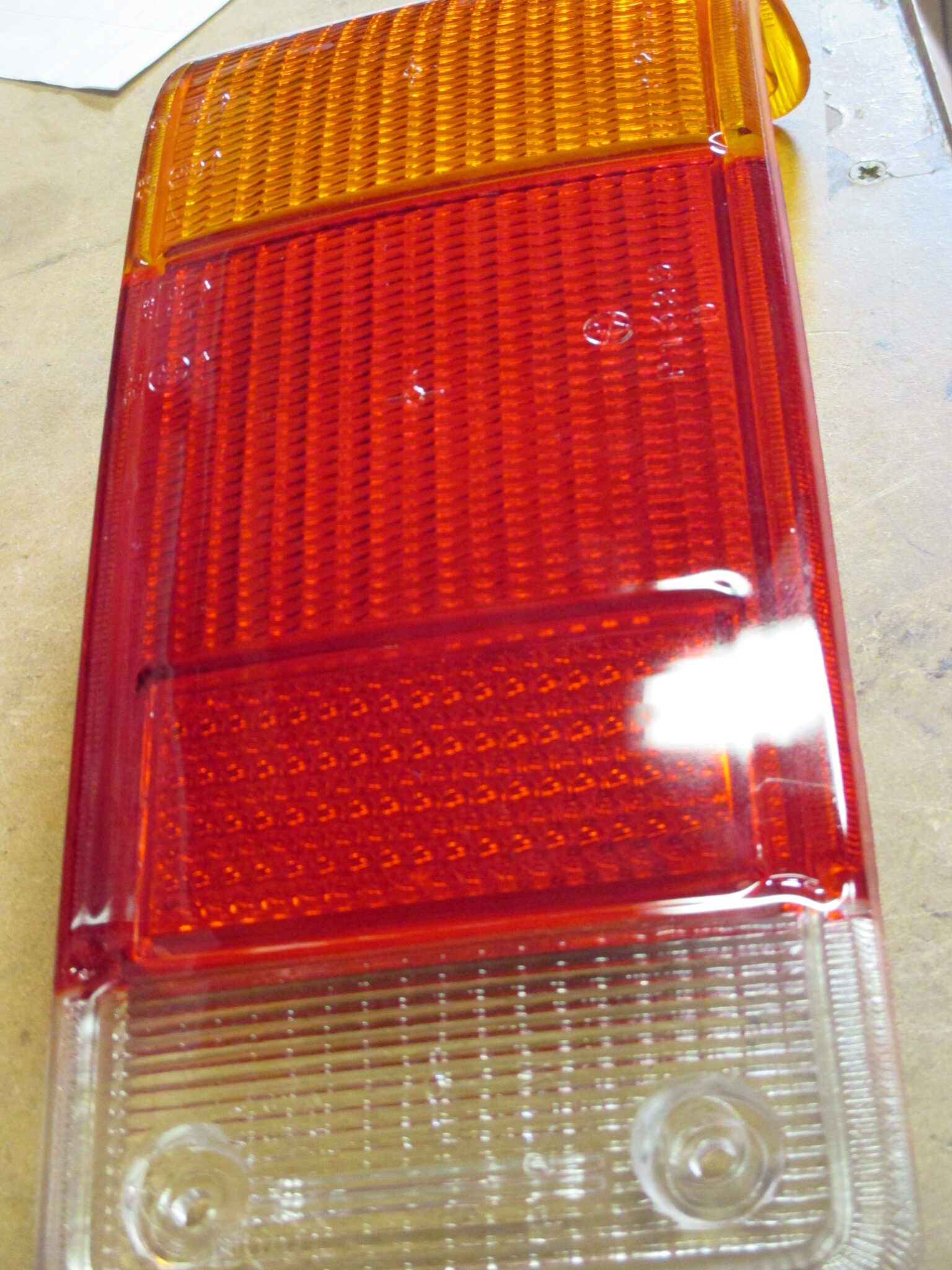 MK2 ESCORT ,RIGHT HAND, REAR LIGHT LENS - Image 2