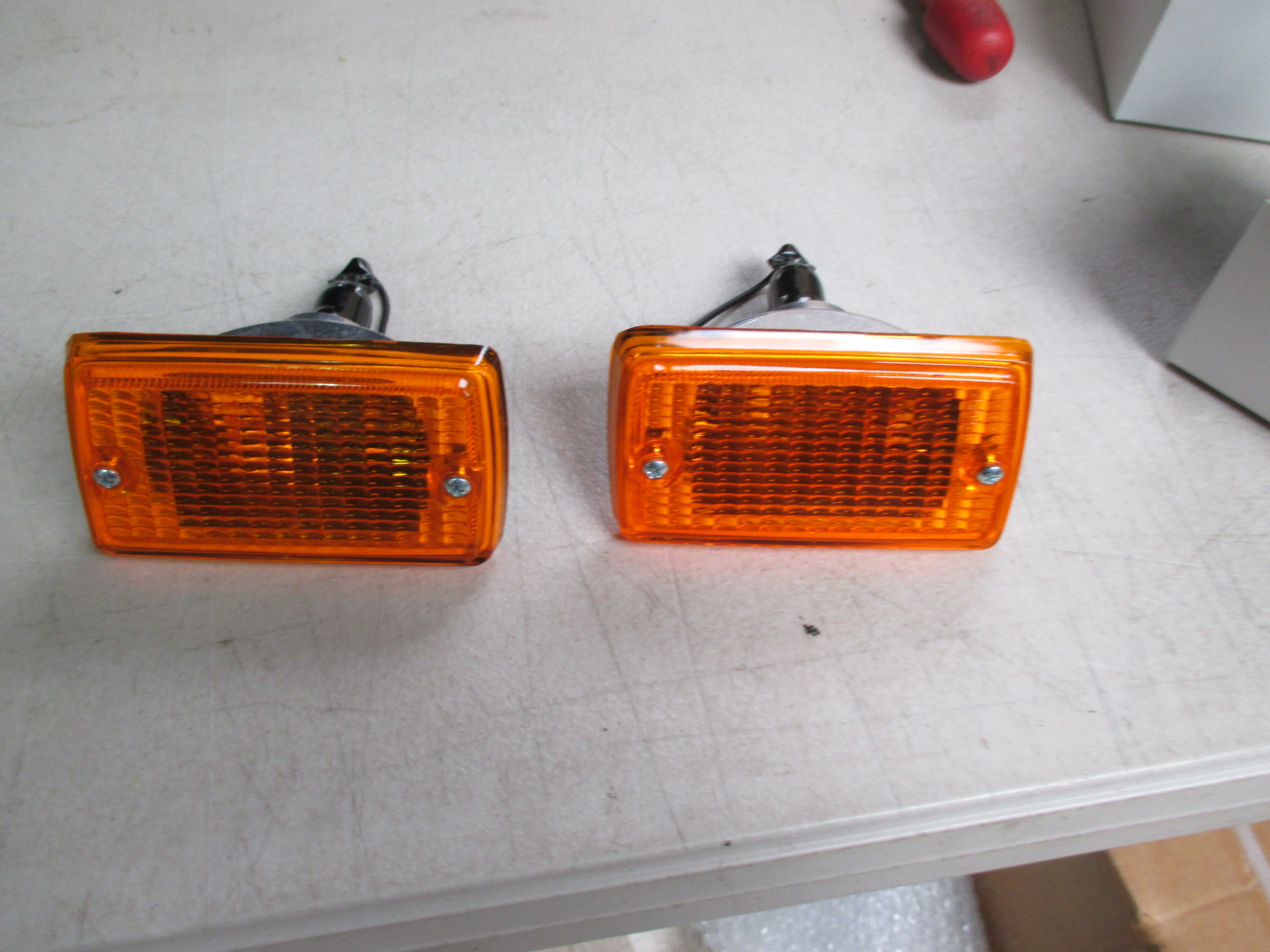 PAIR OF MK1 ESCORT FRONT INDICATORS WITH LENSES - Image 7