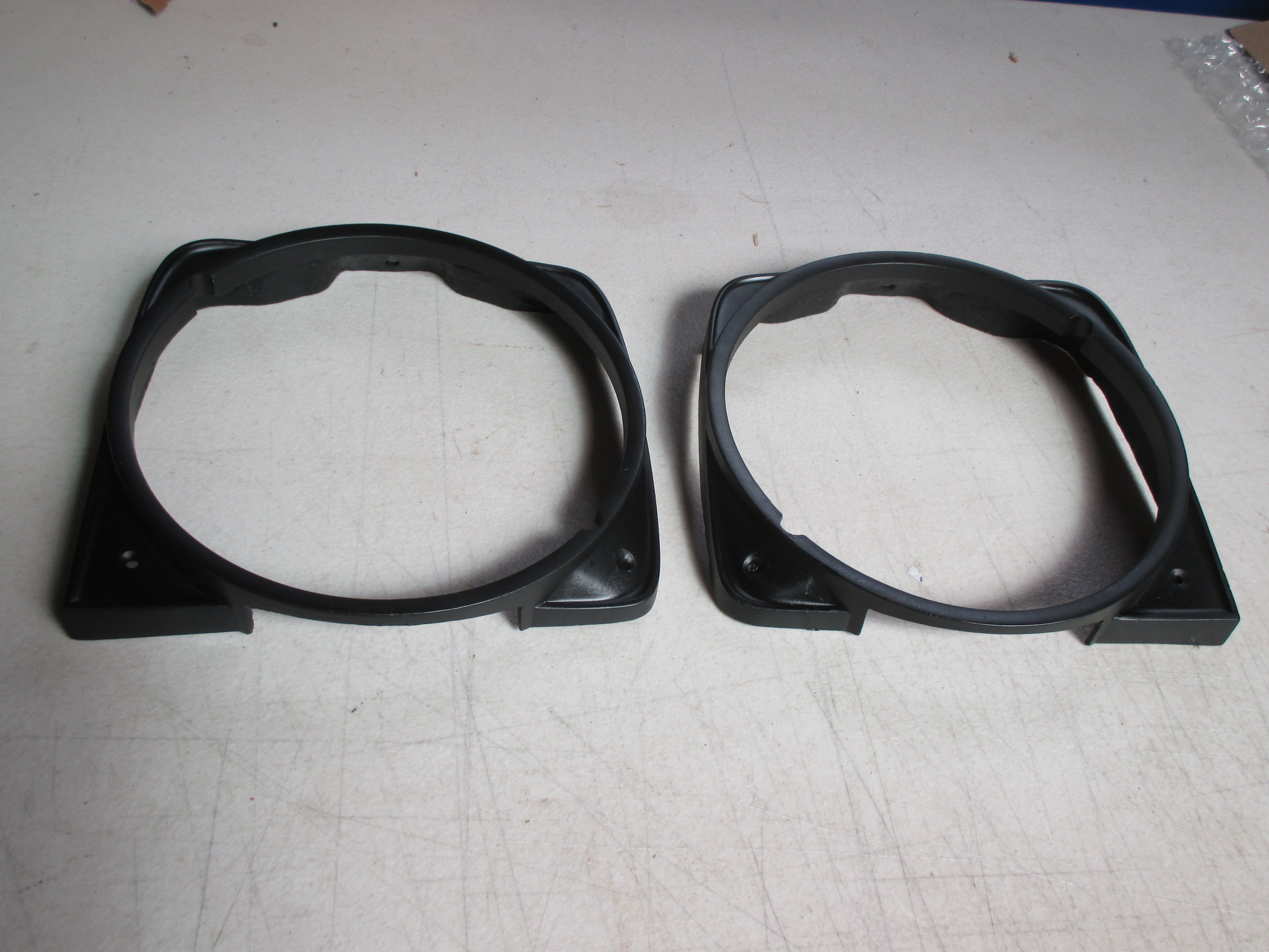 MK1 FIESTA XR2 , FIBREGLASS HEADLIGHT BEZELS,SURROUNDS - Image 9