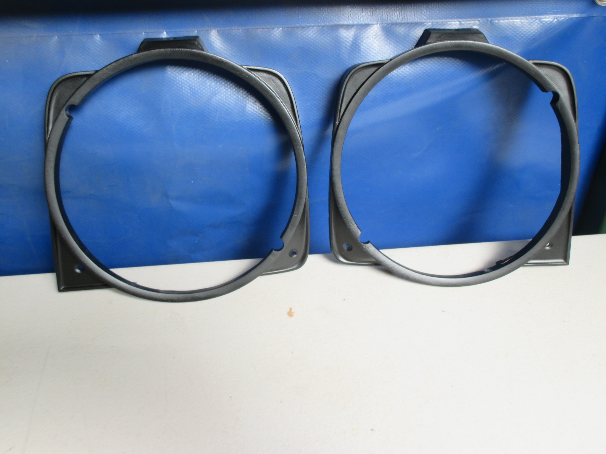 MK1 FIESTA XR2 , FIBREGLASS HEADLIGHT BEZELS,SURROUNDS - Image 3
