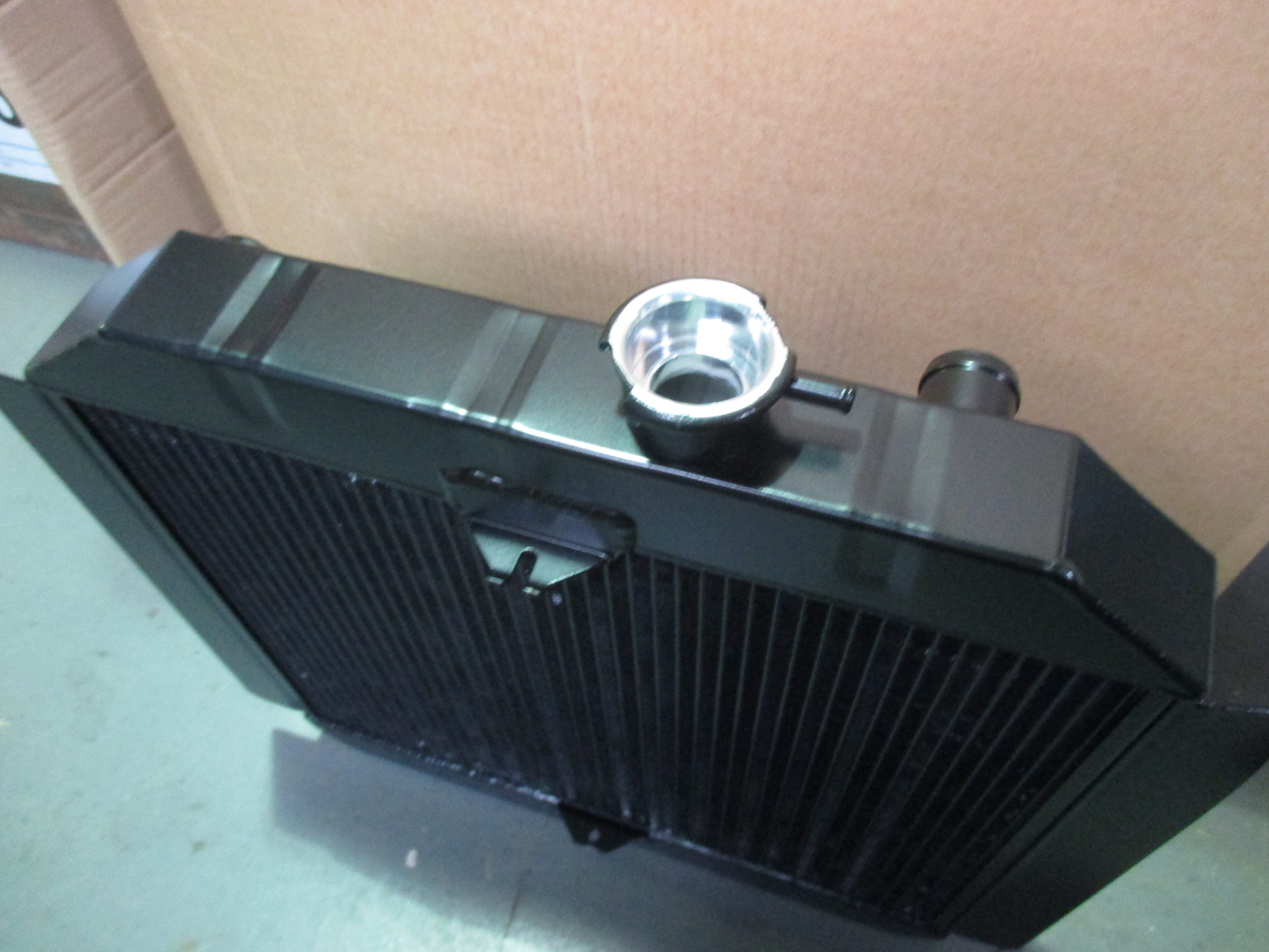 ESCORT MK1,MK2, KENT,XFLOW ENGINE, ALLOY RADIATOR,WITH FAN BRACKET - Image 2
