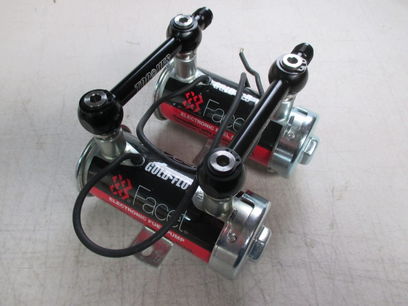 TWIN FACET,RED TOP, GOLD FLO, PUMPS WITH ALLOY LINK PIPE (BLACK)