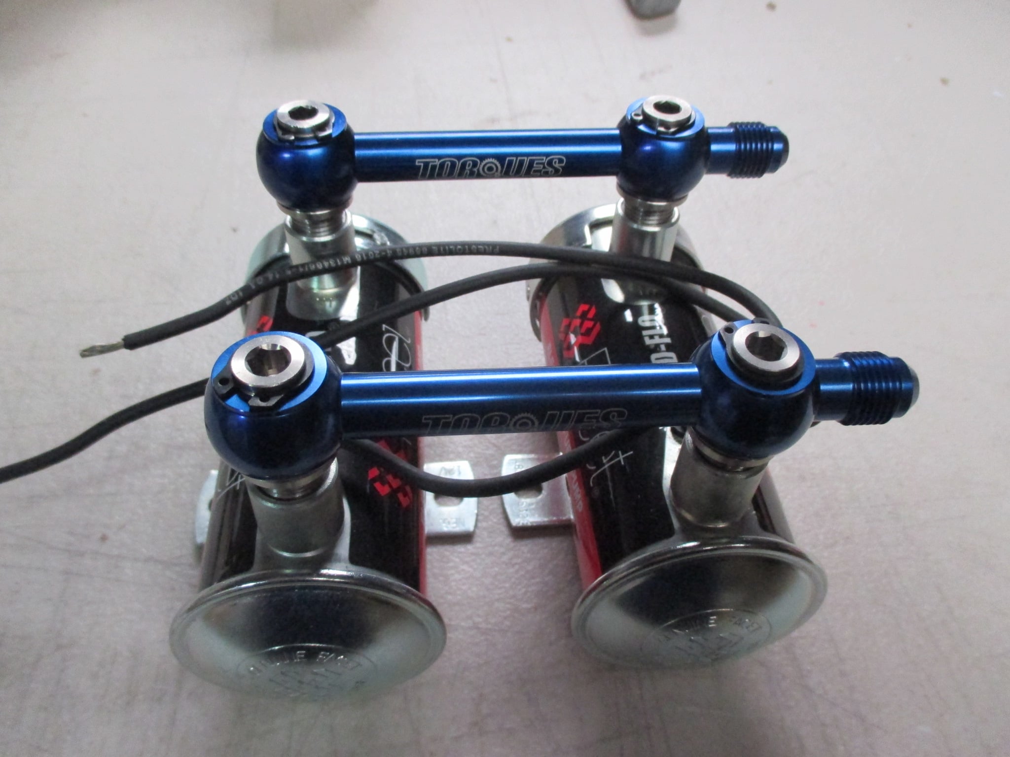 TWIN FACET,RED TOP, GOLD FLO, PUMPS WITH ALLOY LINK PIPE (BLUE)