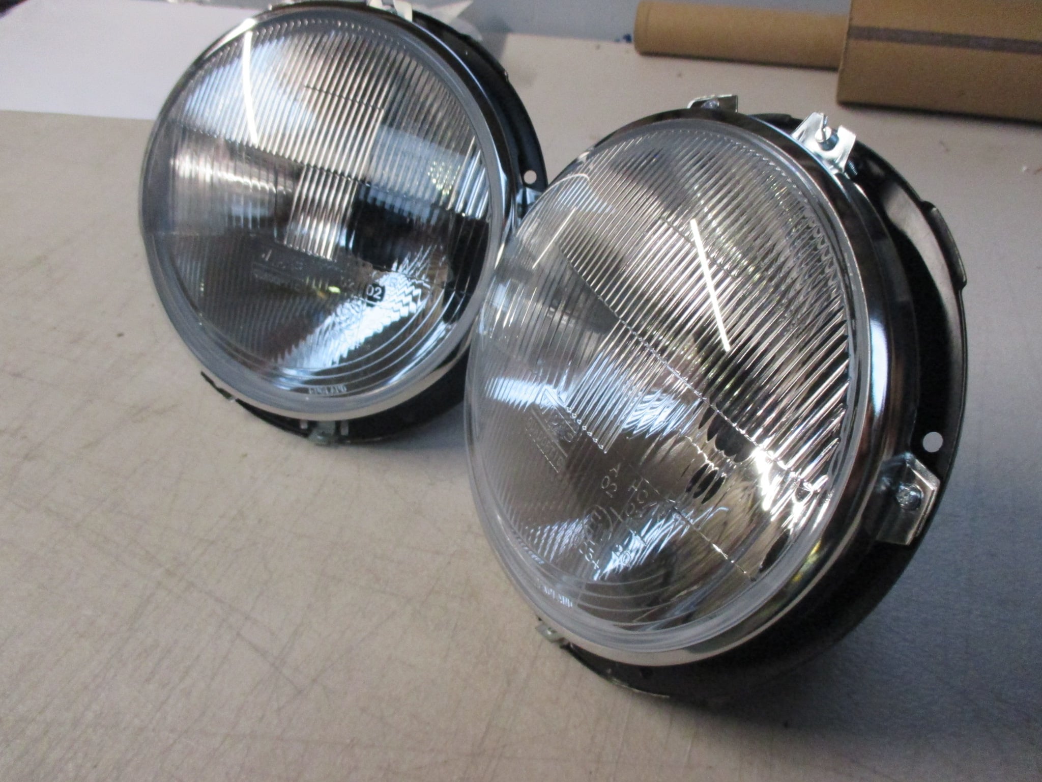 ESCORT MK1, LEFT HAND DRIVE,WIPAC, QUADOPTIC H4 HEADLAMPS/HEADLIGHTS AND BOWLS - Image 2