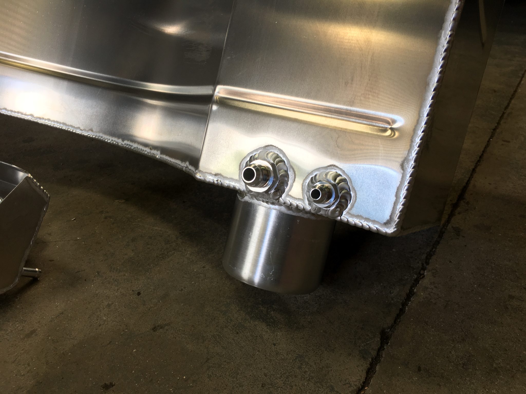 ESCORT MK1,MK2, ALLOY, SHAPED, INJECTION FUEL TANK WITH SCREW FITTINGS - Image 5