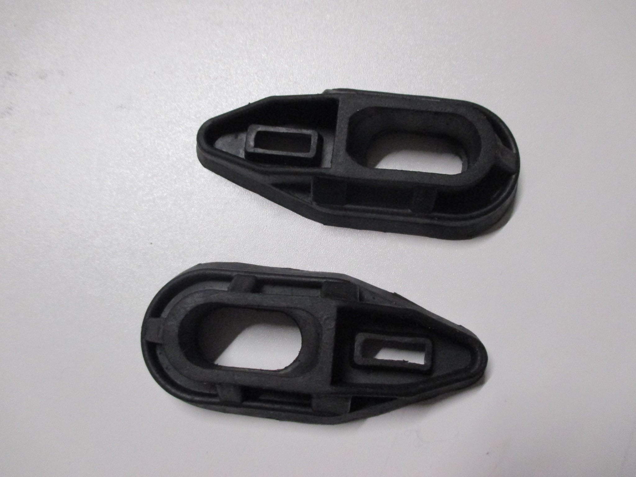 MK1 ESCORT,PAIR OF, REAR, WHEEL, CYLINDER, GAITERS, (JAN 69 - ONWARDS) - Image 2