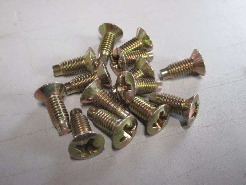 MK2 ESCORT, DOOR LATCH/LOCK AND STRIKER PLATE SCREWS