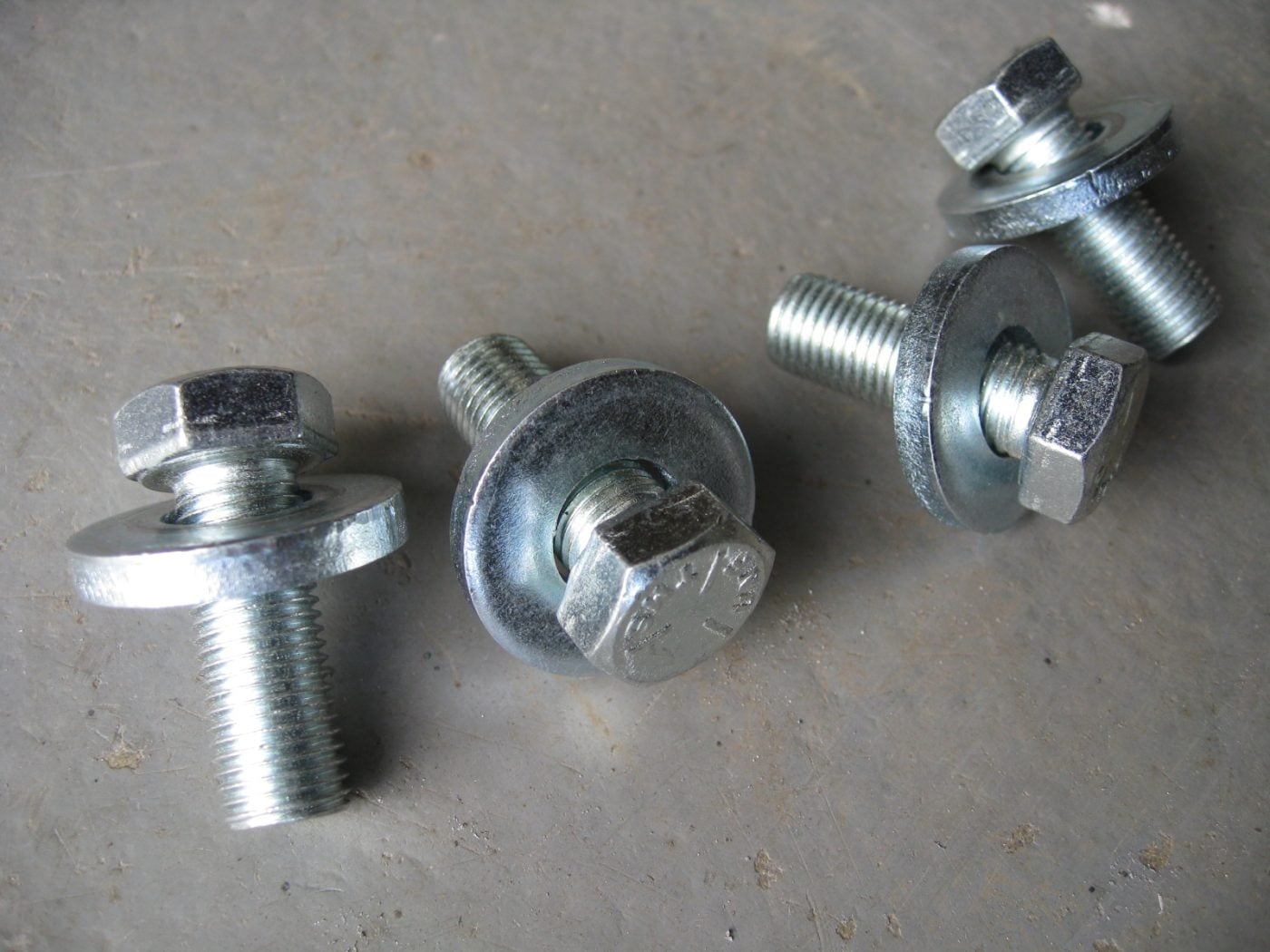 ESCORT MK1, MK2 ENGINE CROSSMEMBER BOLTS