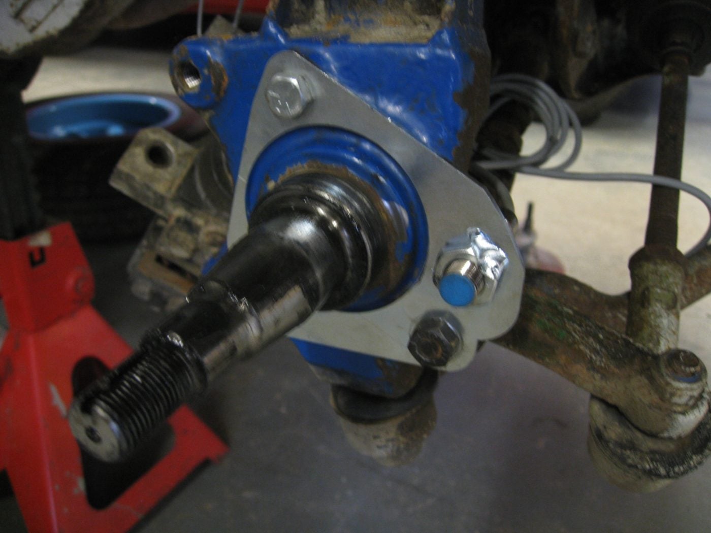 MK1, MK2 ESCORT SPEED SENSOR, TRIPMETER SENSOR, FITTING BRACKET / PLATE FOR LEFT HAND STRUT