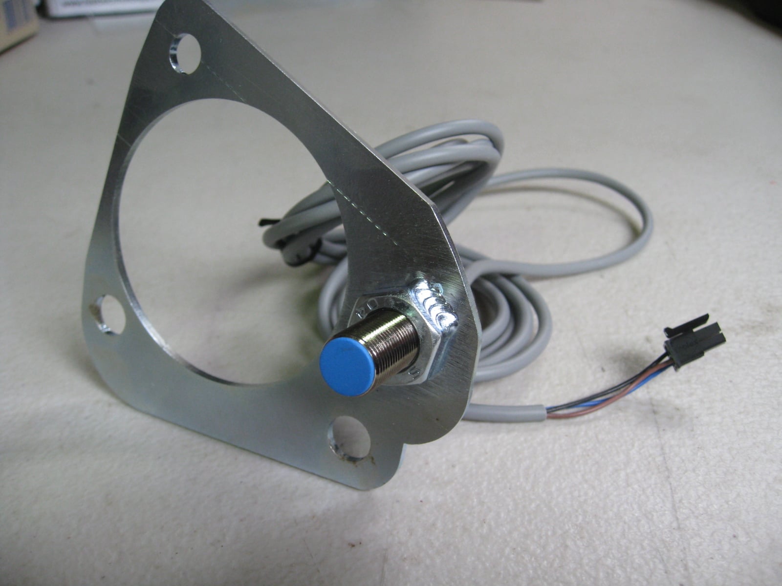 MONIT WHEEL SPEED SENSOR AND BRACKET TO FIT ESCORT STRUT, LEFT HANDSIDE