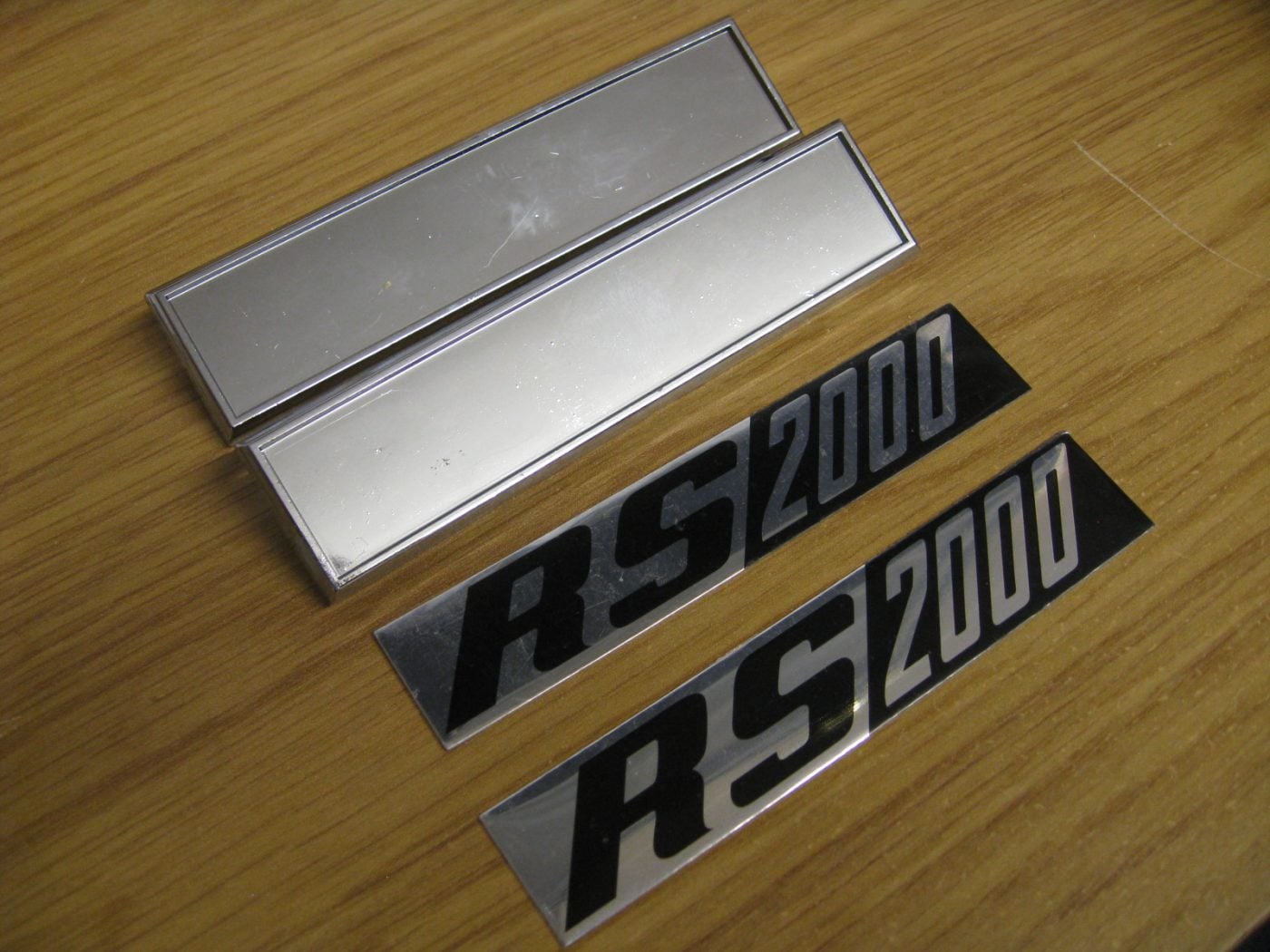 FORD ESCORT MK1, RS2000, WING BADGE KIT