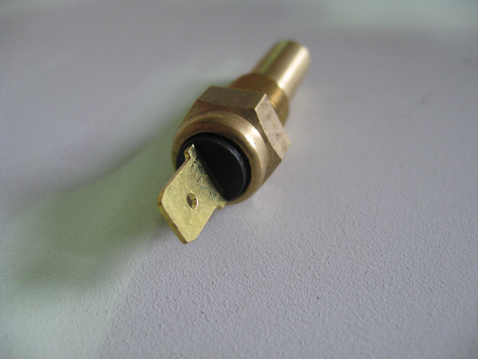 WATER TEMPERATURE SENDER FOR RACETECH GAUGE, 1/8NPT - Image 2