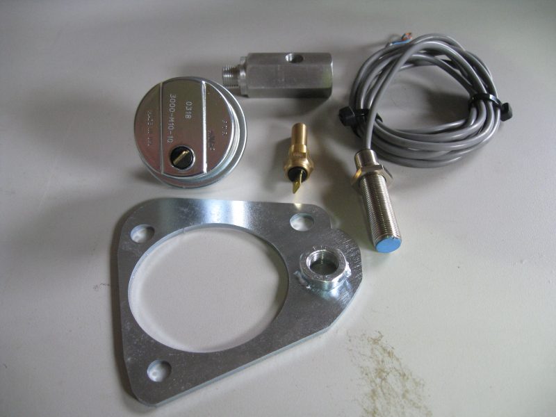 RACETECH, OIL + WATER SENDER,  WHEEL SENSOR AND STRUT BRACKET, OIL SENDER T PIECE