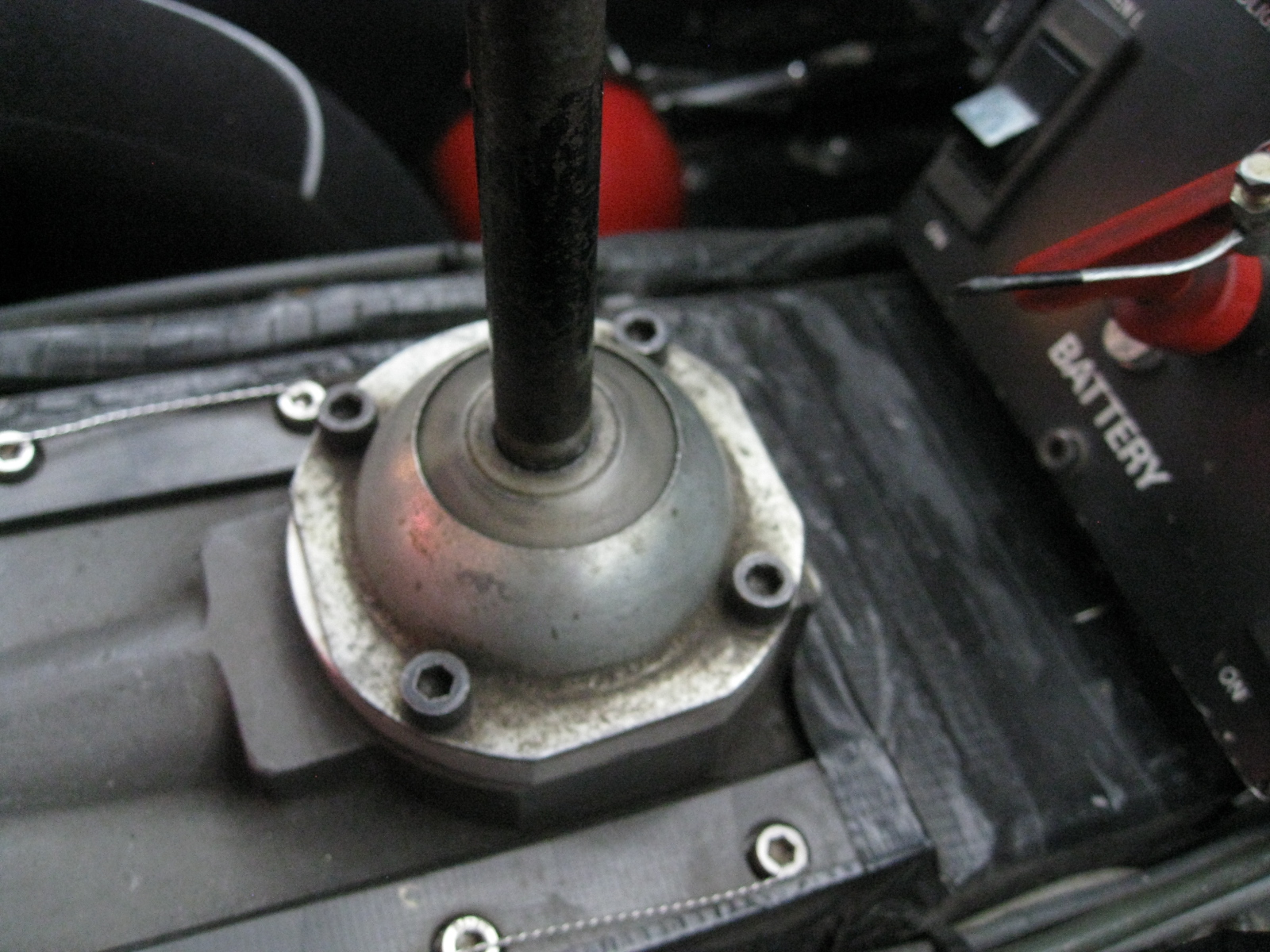 MG METRO 6R4, GEARLEVER HOUSING - Image 2