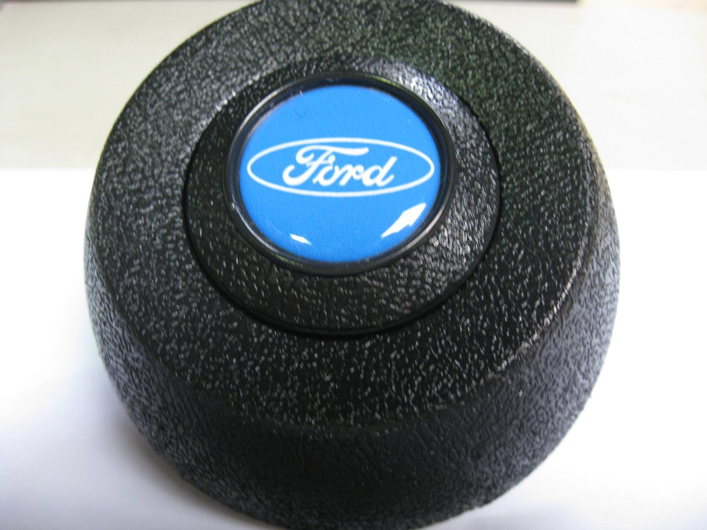 AVO TYPE STEERING WHEEL CENTRE CAP,FORD LOGO