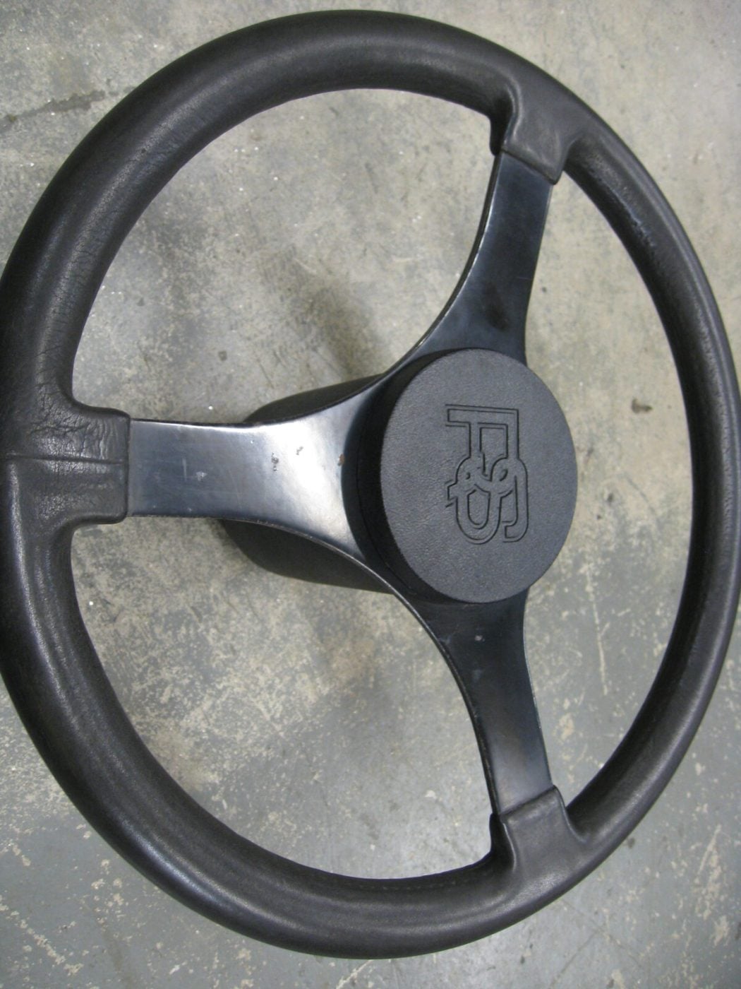 MK2 ESCORT, RS 2000, STEERING WHEEL WITH CENTRE CAP