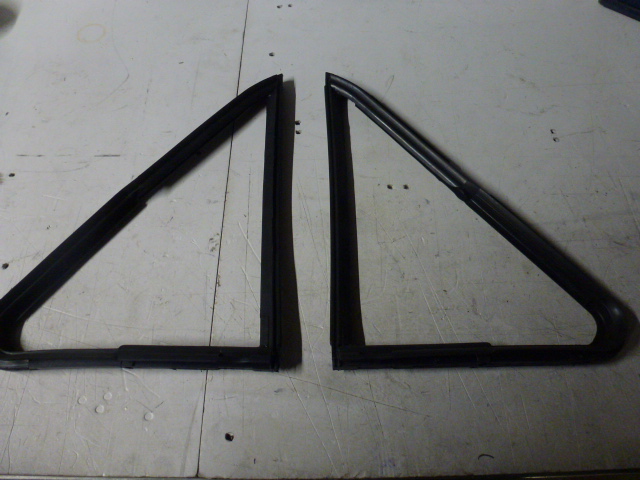 MK1 CORTINA, FRONT OPENING 1/4 WINDOW RUBBERS - Image 3