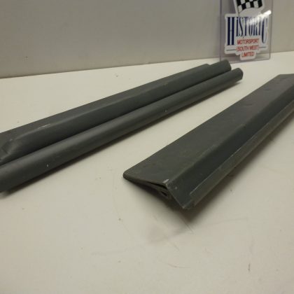 EARLY ESCORT MK1, 2 DOOR, FRONT SEAT RETAINERS