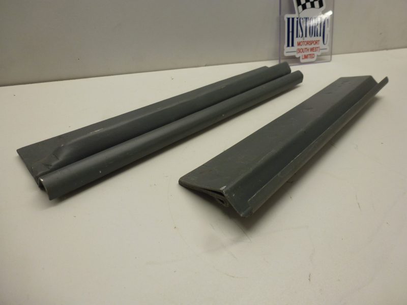 EARLY ESCORT MK1, 2 DOOR, FRONT SEAT RETAINERS