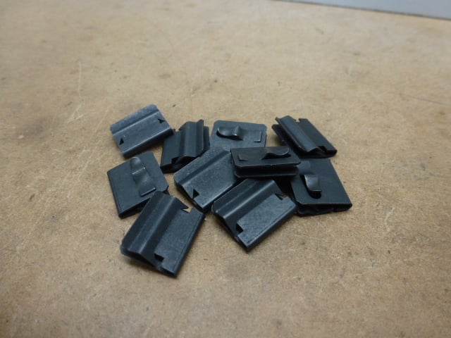 FORD ESCORT MK1, INNER DOOR WINDOW WEATHER STRIP RETAINING CLIPS, - Image 6