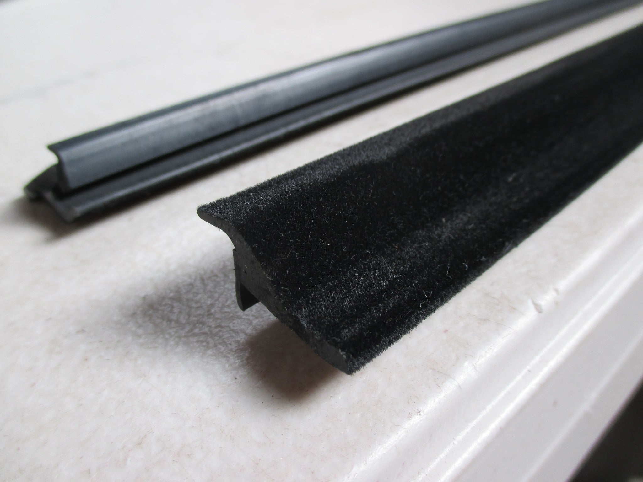 MK2 ESCORT, 2 DOOR, INNER DOOR WINDOW SEALS , EXTRA LONG - Image 5
