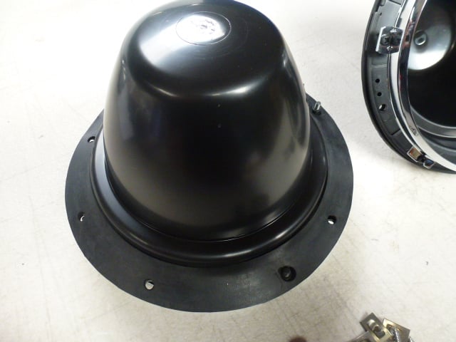 MK1,MK2 ESCORT,CLASSIC MINI, MG, PLASTIC HEADLIGHT BOWL KIT - Image 2