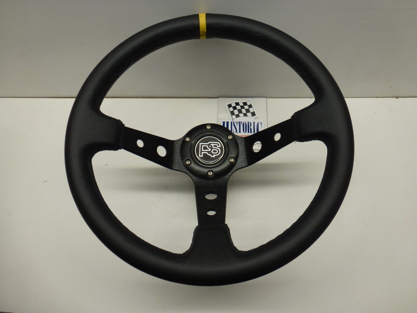 350mm LEATHER RIMMED RALLY STEERING WHEEL