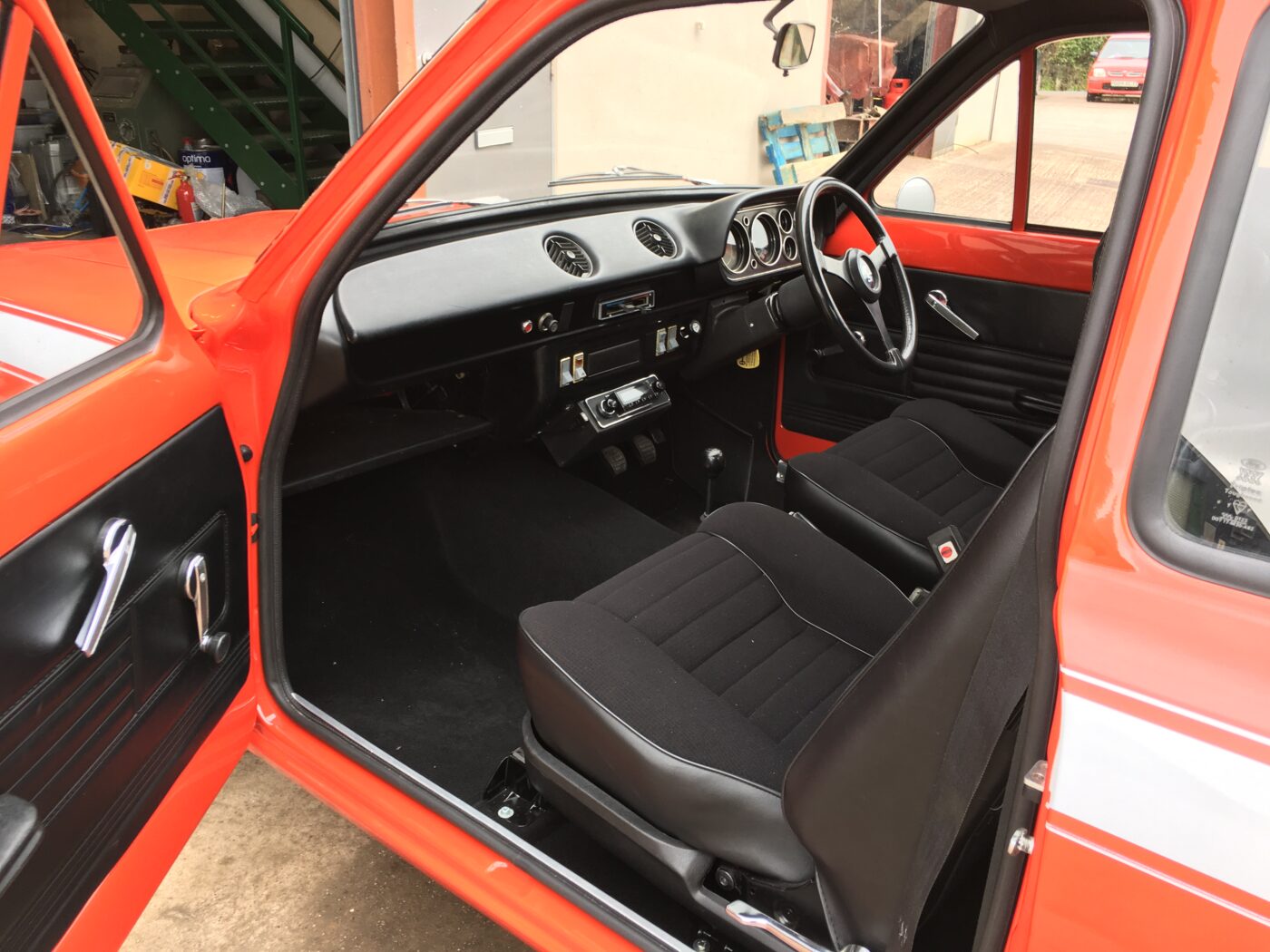 MK1 ESCORT, FULL RUBBER WINDOW AND DOOR SEAL KIT