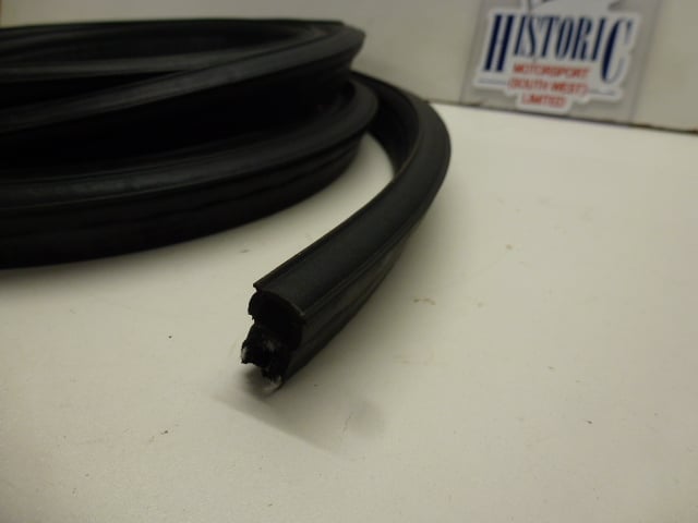 MK1 ESCORT, FULL RUBBER WINDOW AND DOOR SEAL KIT - Image 3