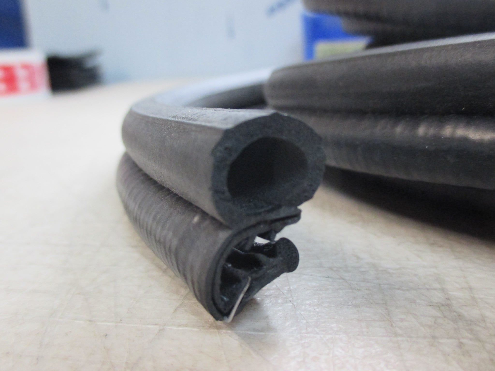 MK1 ESCORT, FULL RUBBER WINDOW AND DOOR SEAL KIT - Image 4